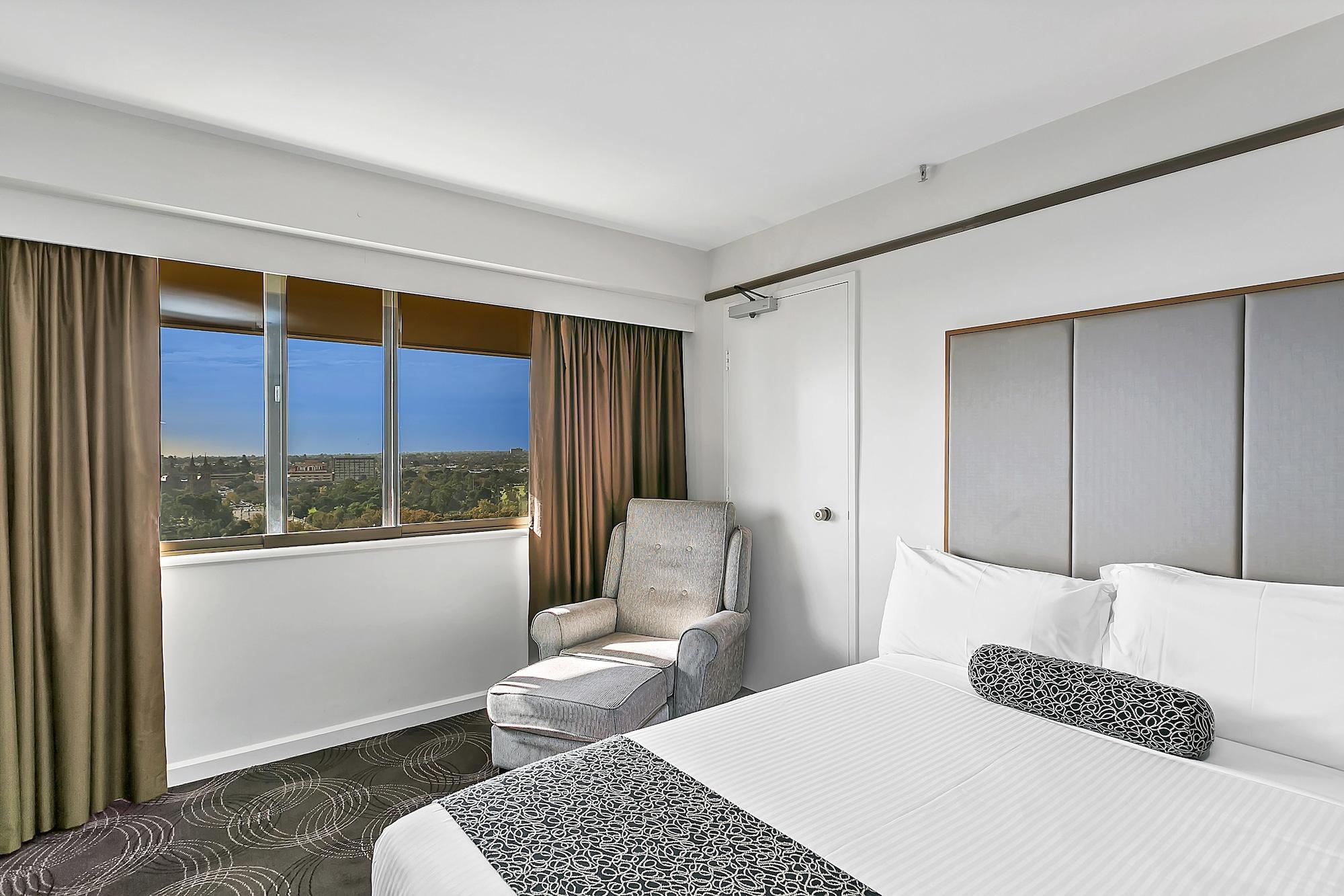 Stamford Plaza Adelaide Hotell Eksteriør bilde A room at the hotel