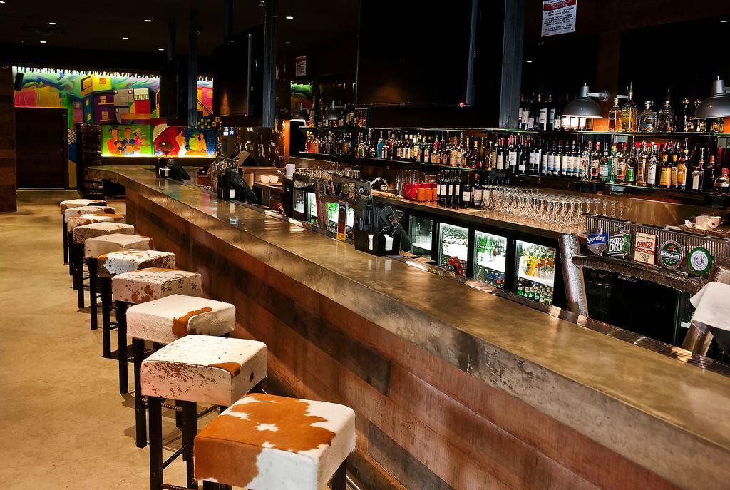 Stamford Plaza Adelaide Hotell Eksteriør bilde The bar at the 2012 London Olympics