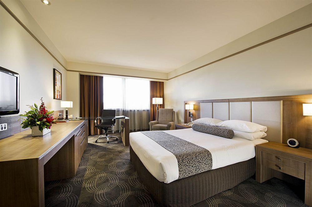 Stamford Plaza Adelaide Hotell Eksteriør bilde A room at the hotel